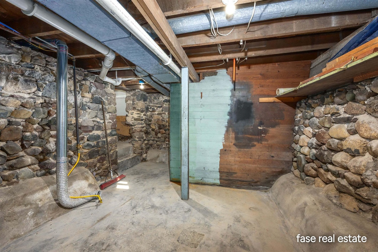 703 Pearl Street Property Photo 16