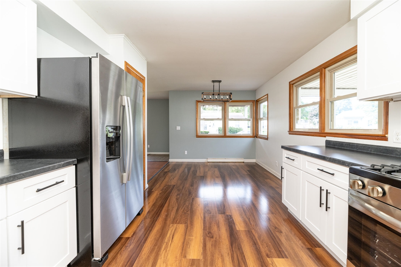 825 Forest Street Property Photo 6