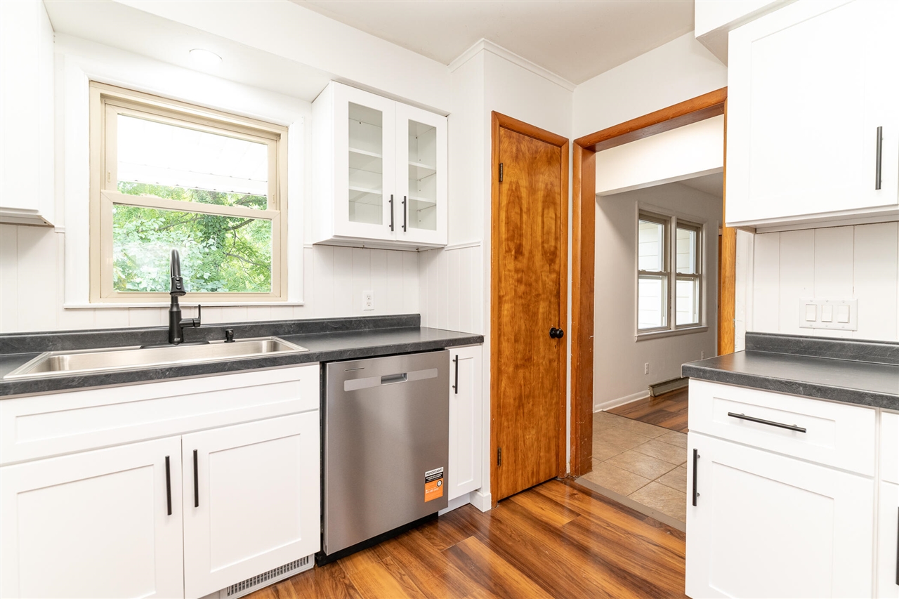 825 Forest Street Property Photo 7
