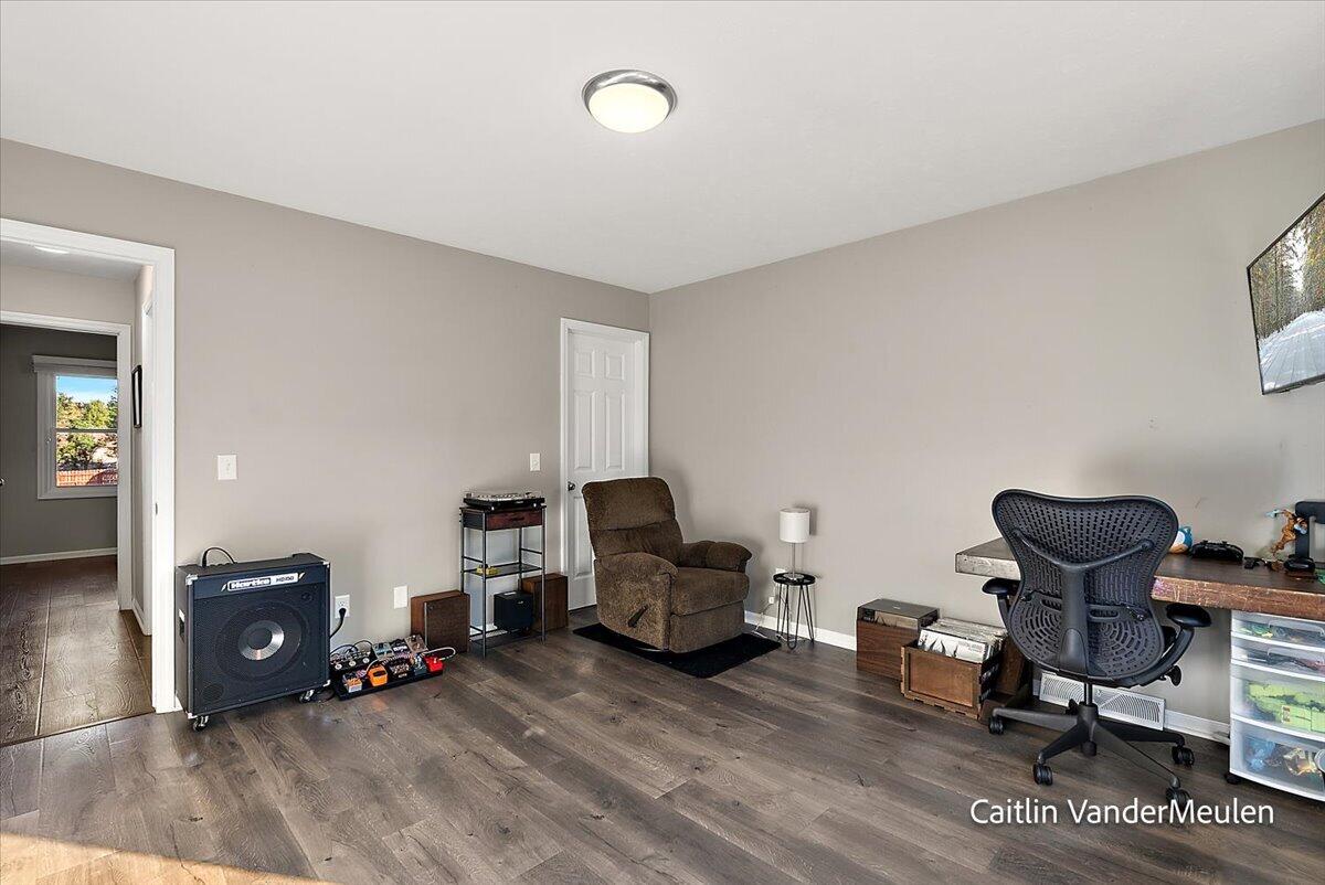 11421 Prairie Avenue Property Photo 33