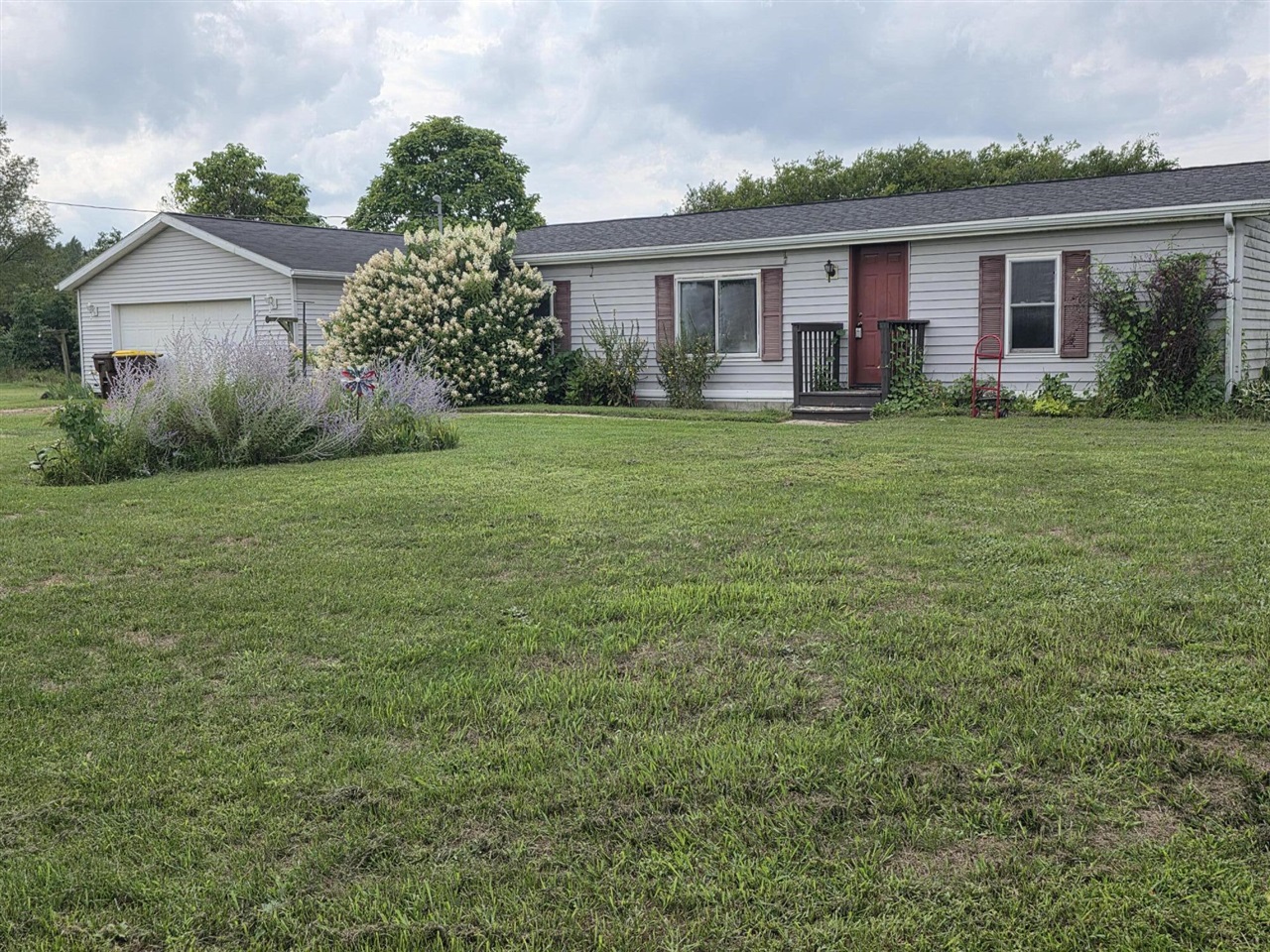 8669 Meadow Vista Drive Property Photo 1