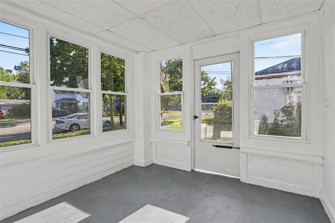105 W Telegraph Property Photo 13