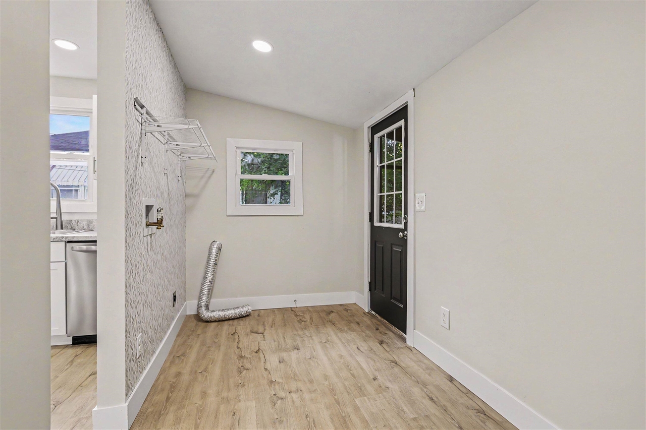 105 W Telegraph Property Photo 21