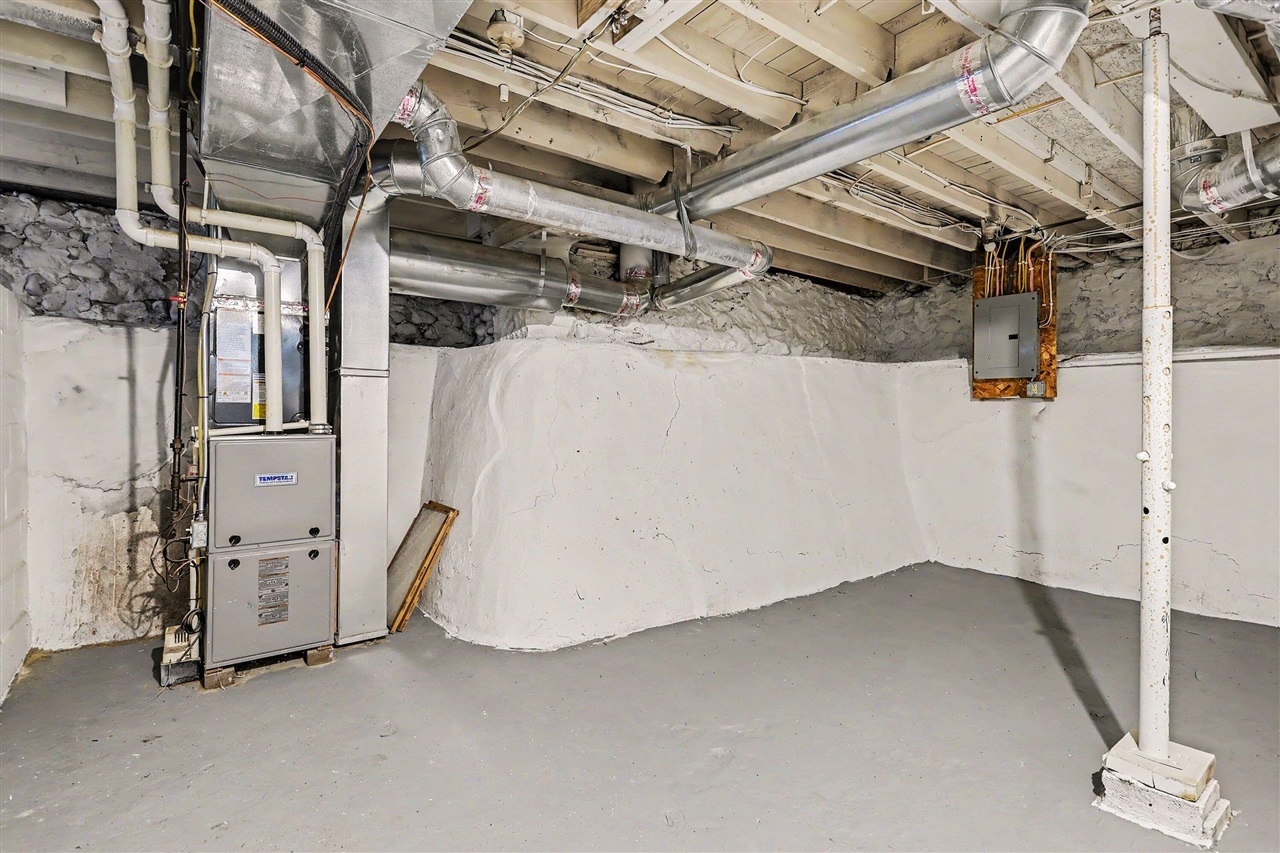 105 W Telegraph Property Photo 22