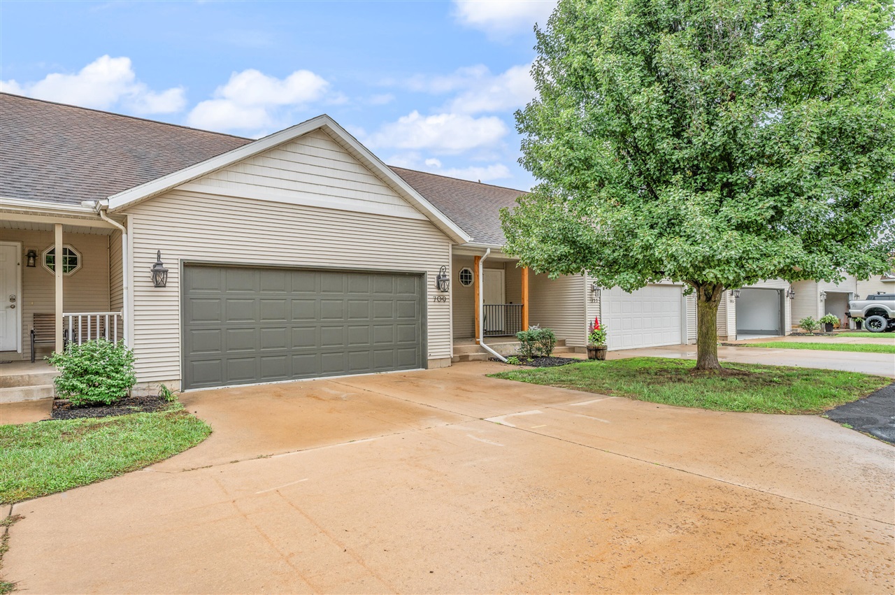 709 Tioga Park Drive Property Photo 1