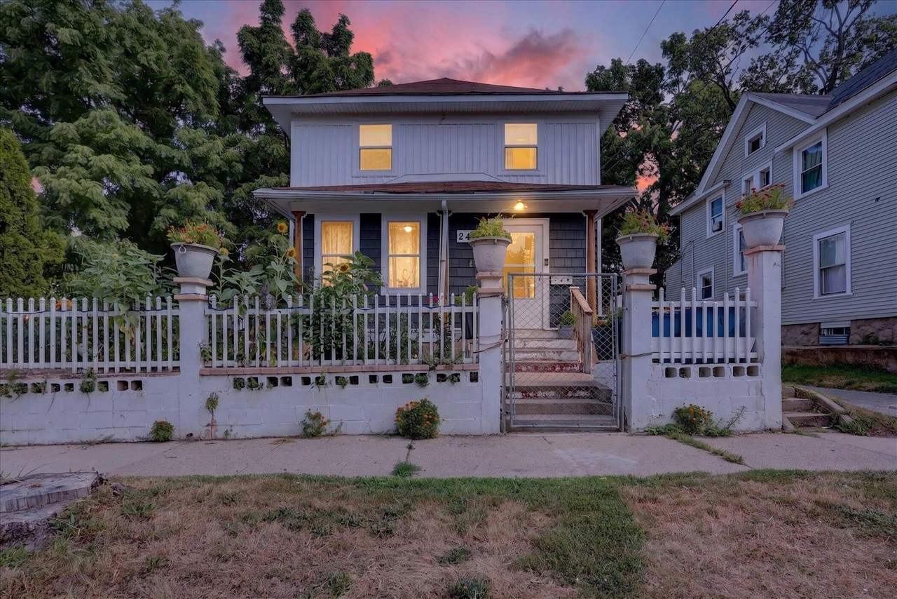 243 Delaware Street Property Photo 1