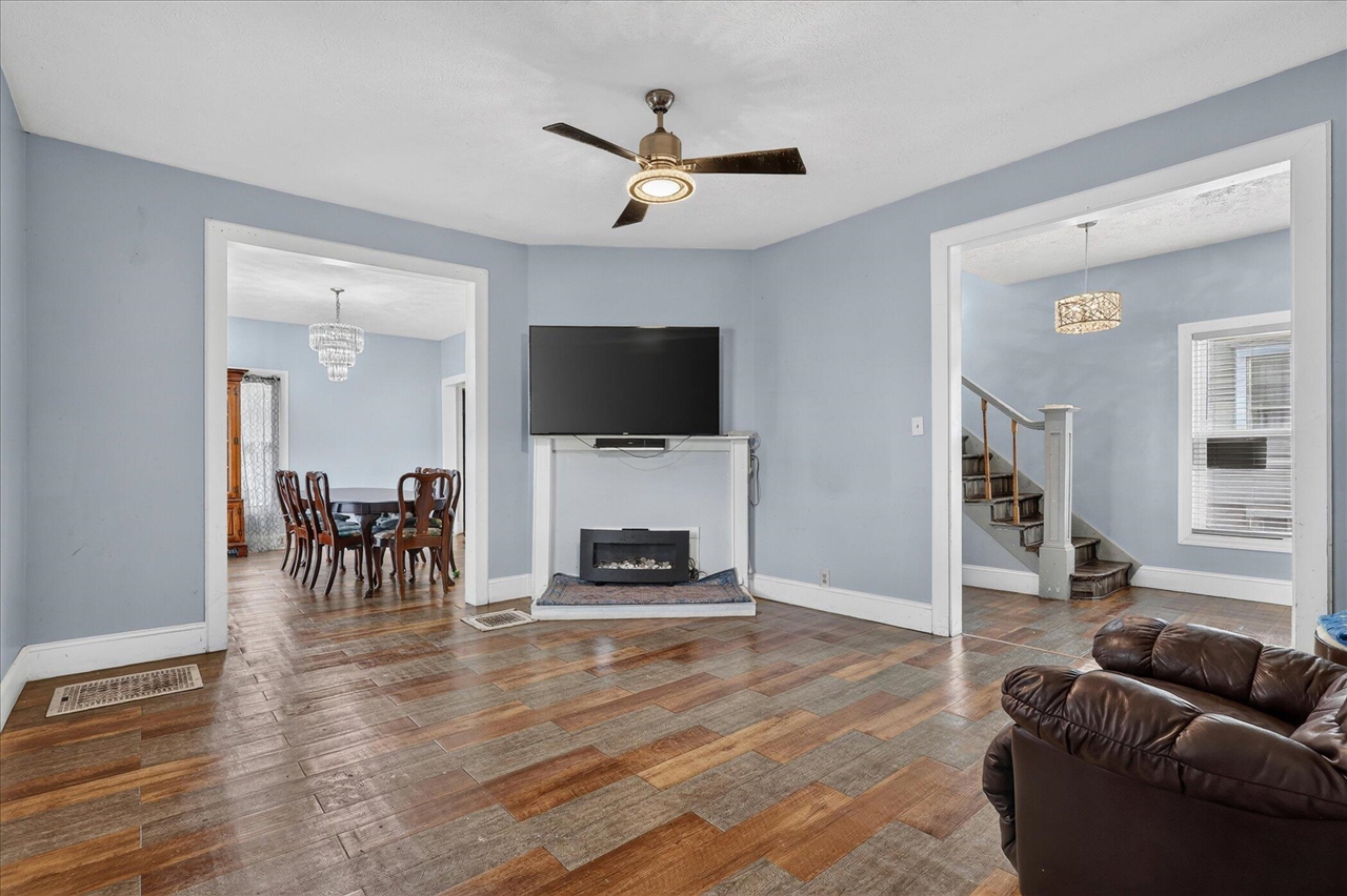 243 Delaware Street Property Photo 9