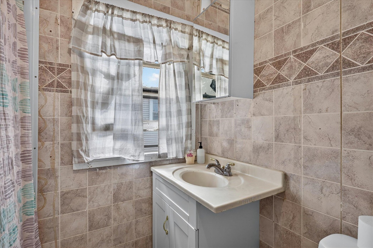 243 Delaware Street Property Photo 29