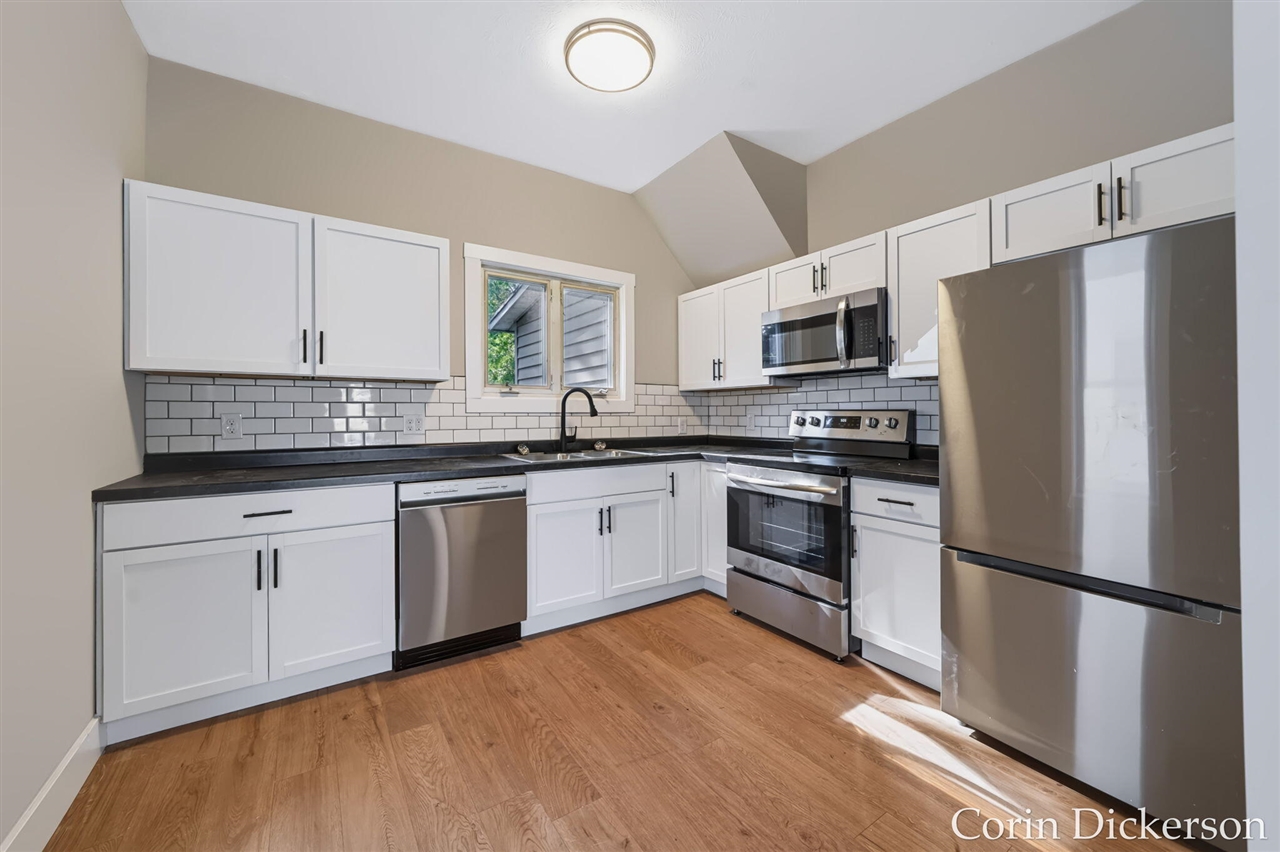 108 S Michigan Avenue Property Photo 8