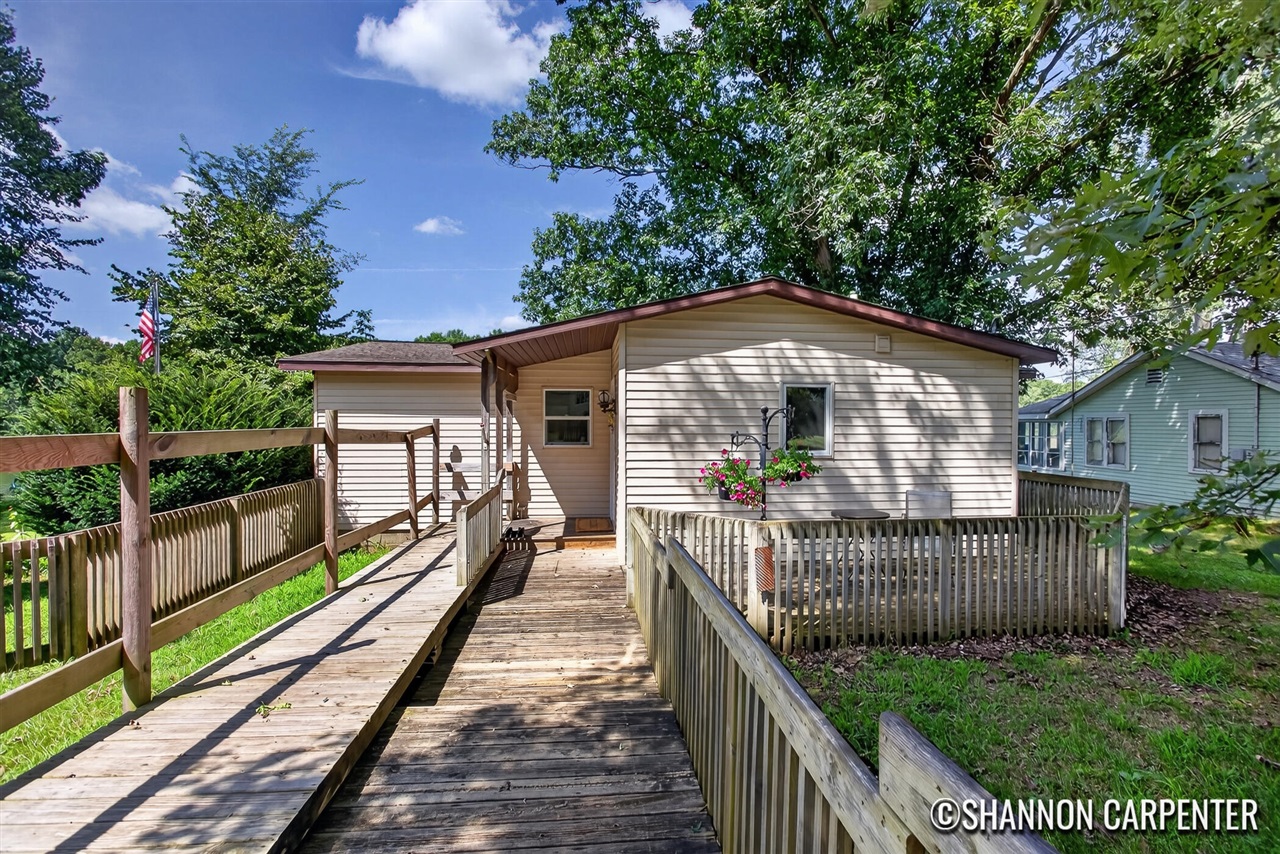 11264 Riverside Drive Property Photo 1