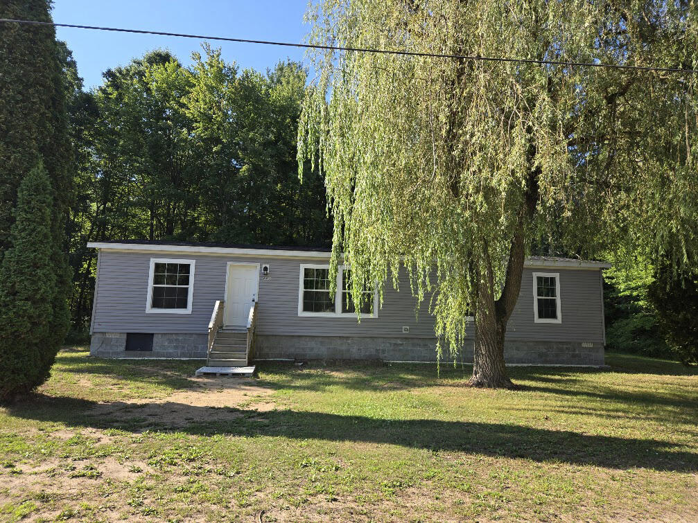 685 S Bingham Avenue Property Photo 1