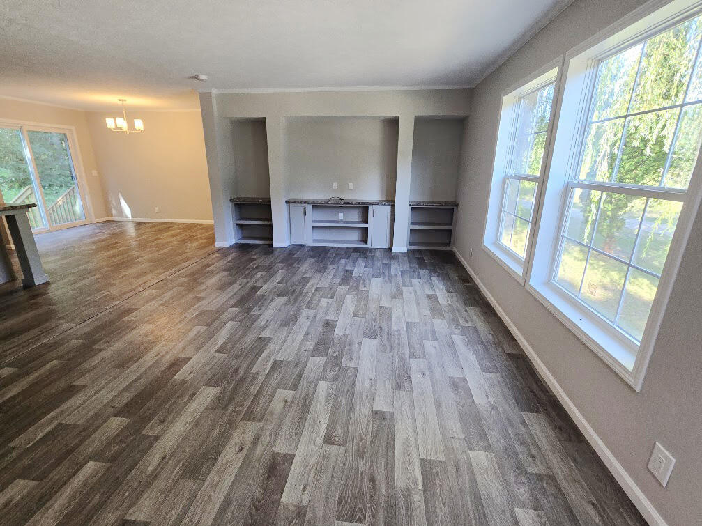 685 S Bingham Avenue Property Photo 12