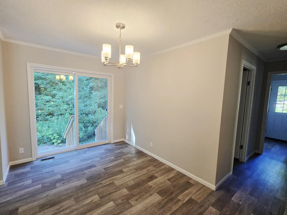 685 S Bingham Avenue Property Photo 13