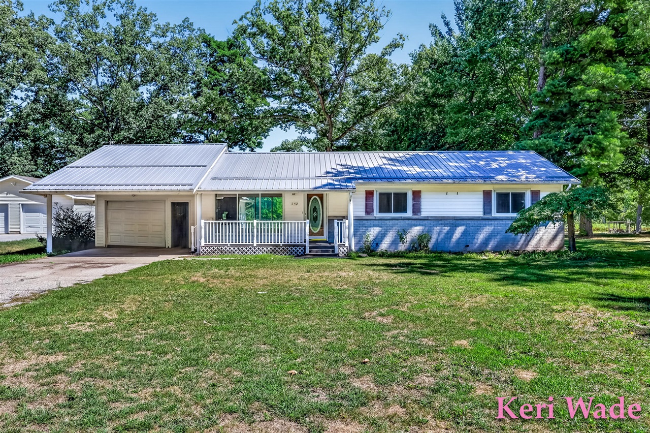 152 S Webster Street Property Photo 1