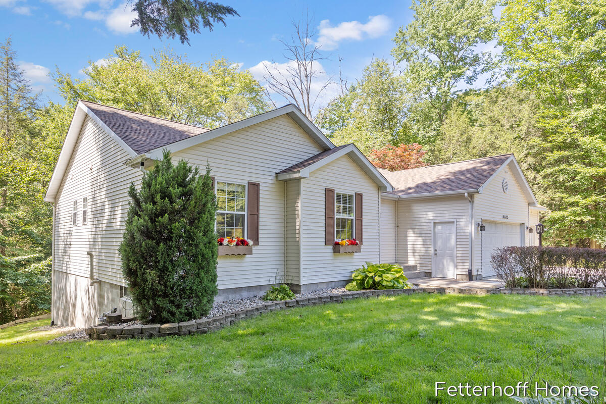 6615 Beech Creek Drive Property Photo 3