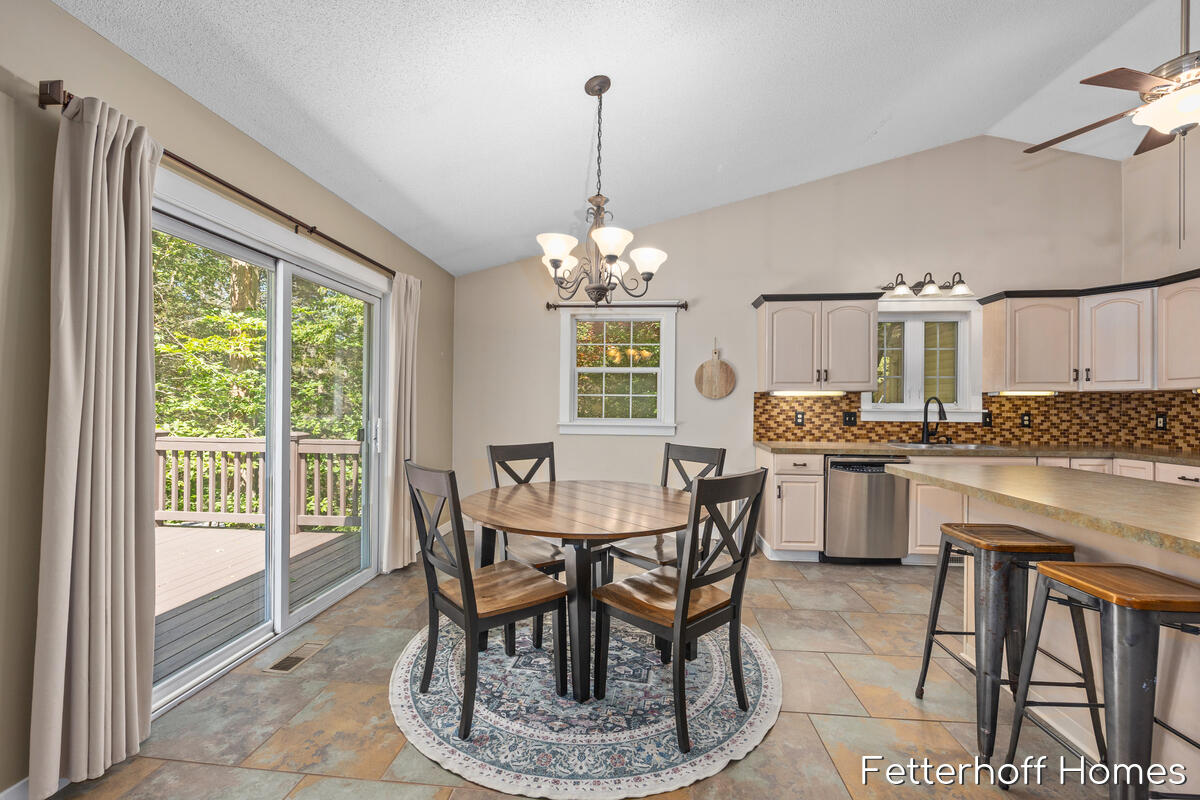 6615 Beech Creek Drive Property Photo 12