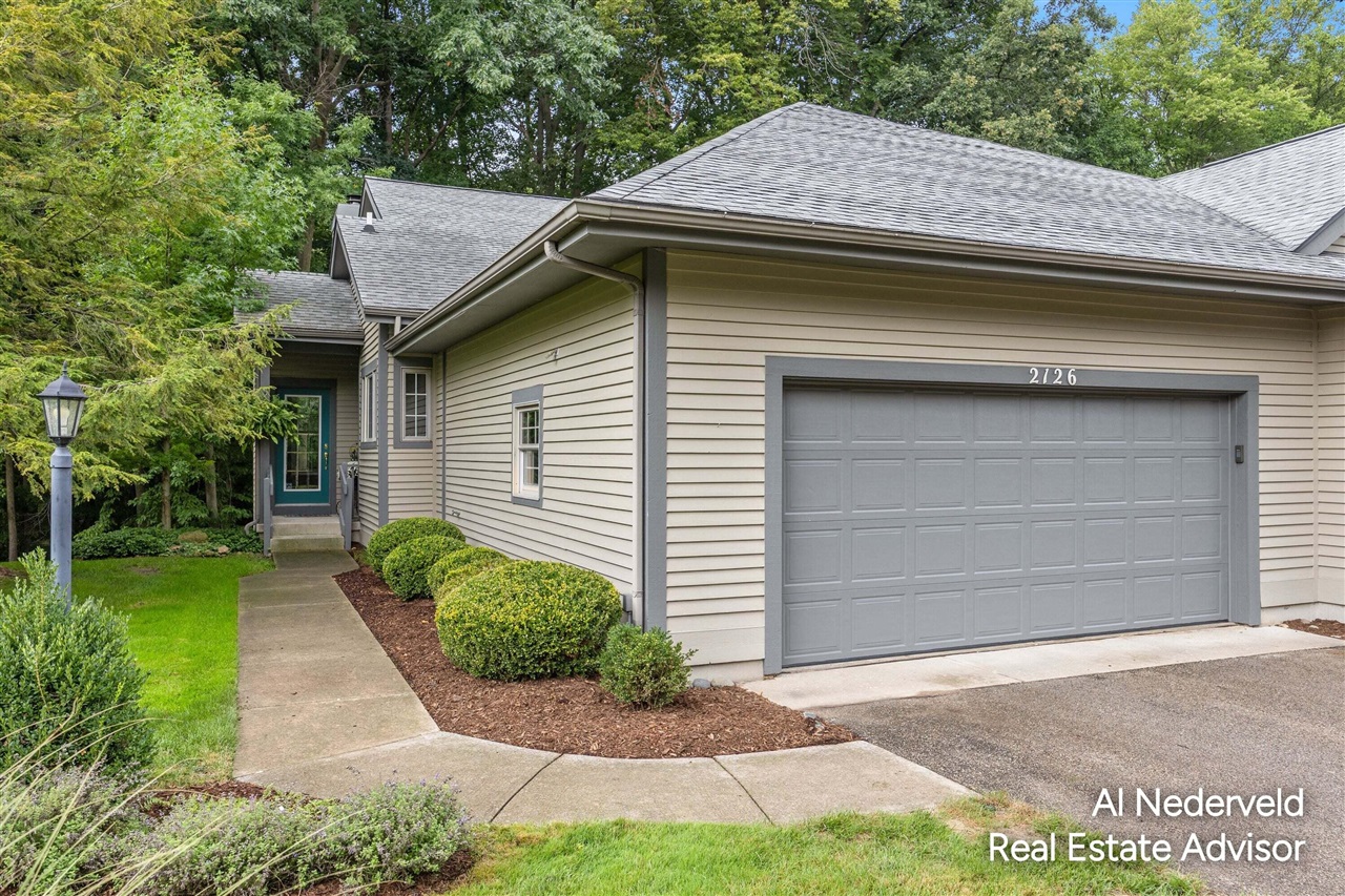 2126 S Cross Creek Drive Property Photo 1