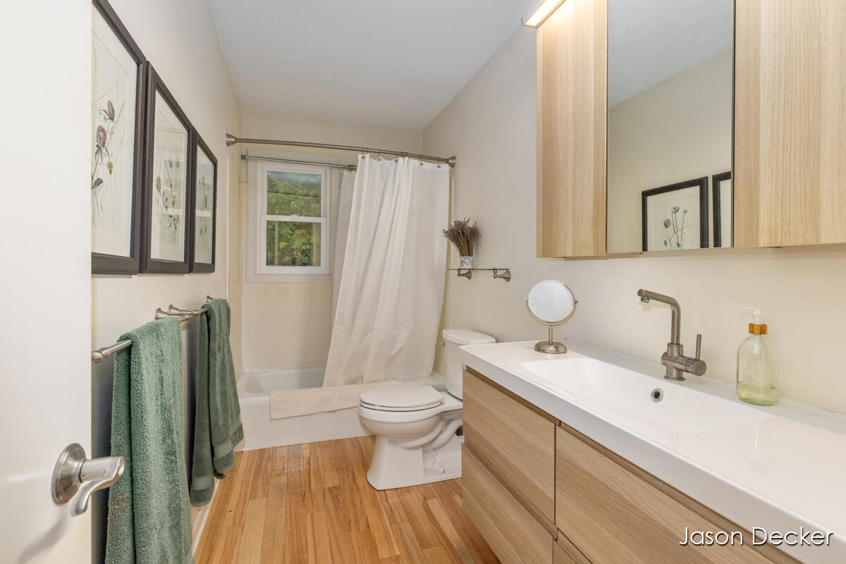 6181 10 Mile Road Property Photo 21