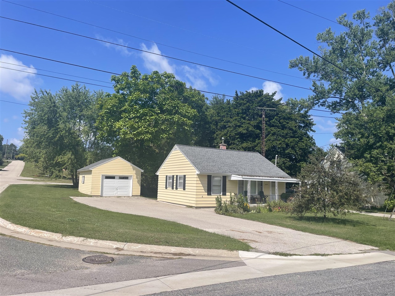4675 3rd Street Property Photo 1