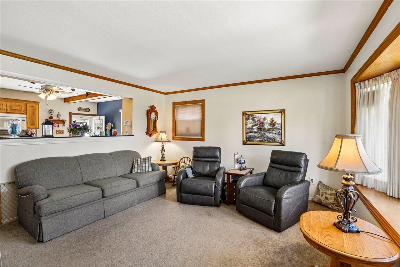 26347 Midway Street Property Photo 4