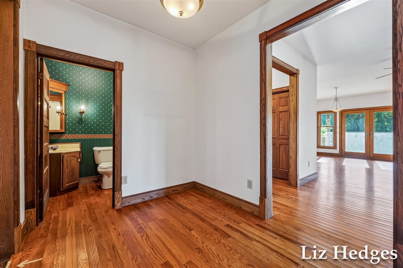 7565 S 56th Avenue Property Photo 42