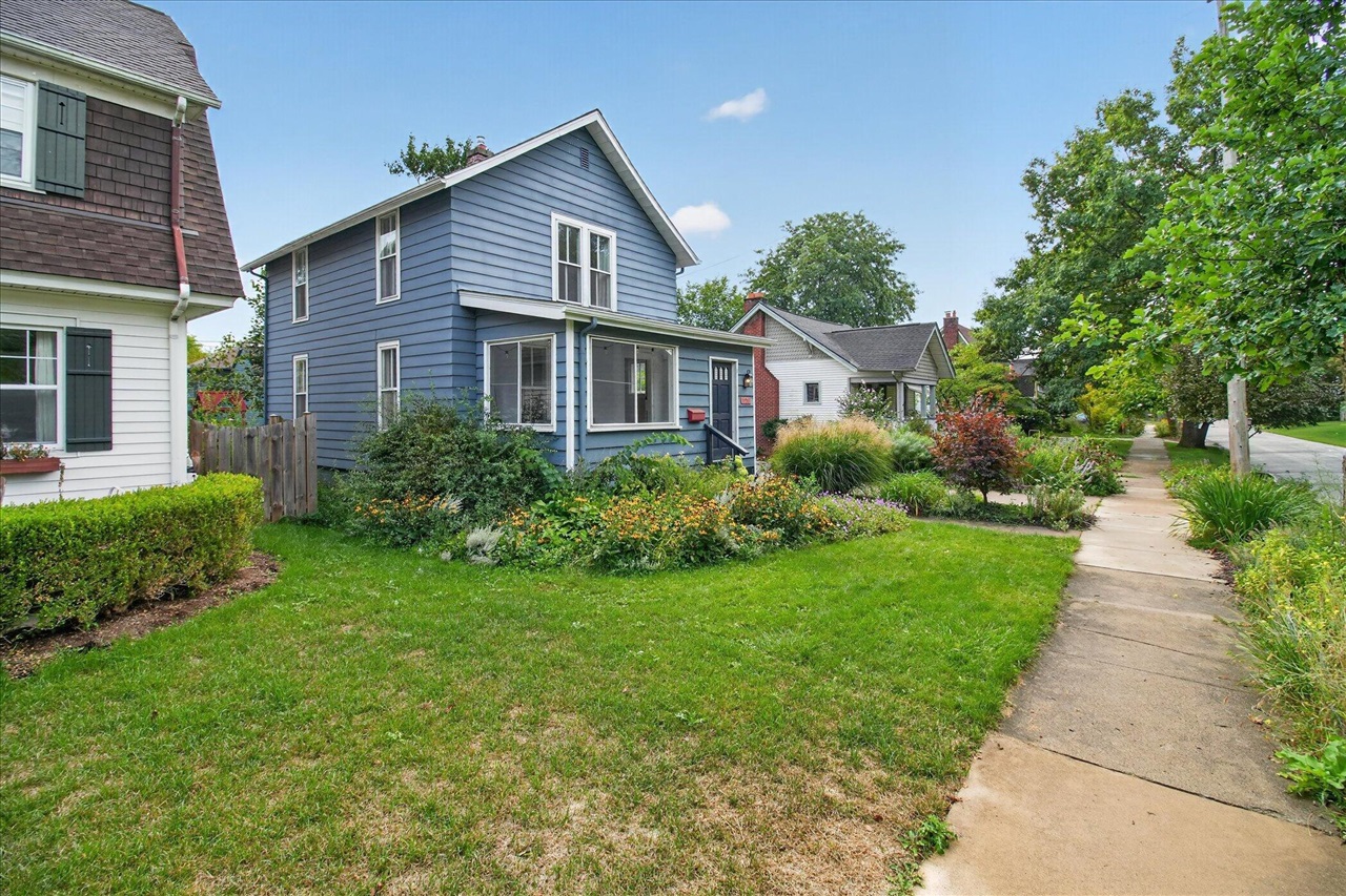 121 Kenwood Avenue Property Photo 2