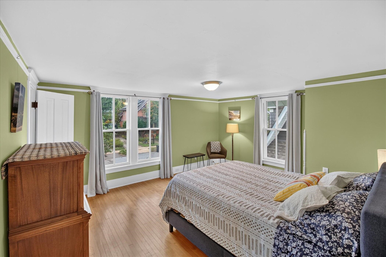 121 Kenwood Avenue Property Photo 20
