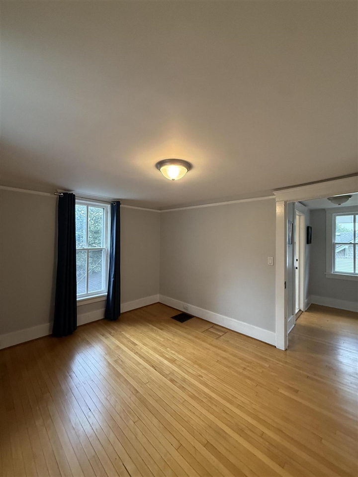 121 Kenwood Avenue Property Photo 21