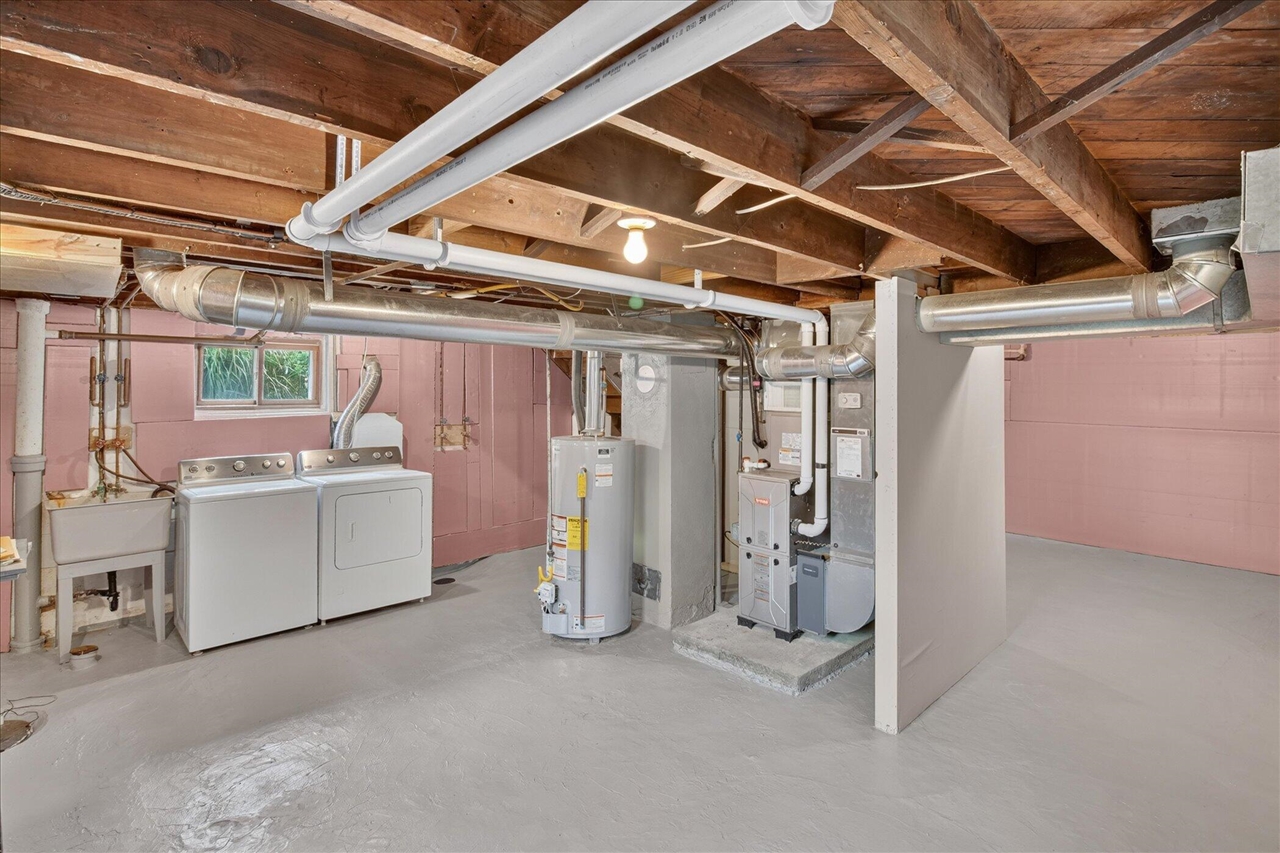 121 Kenwood Avenue Property Photo 29