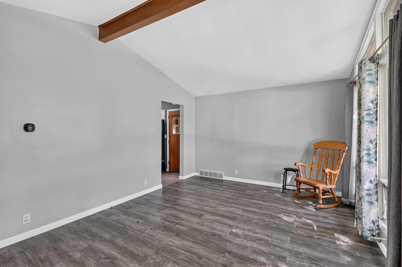 3024 Haskell Street Property Photo 6