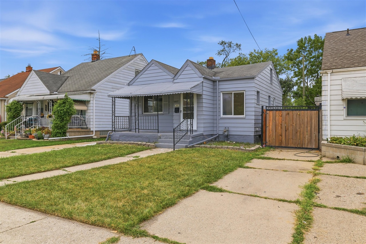 6803 Grandville Avenue Property Photo 4