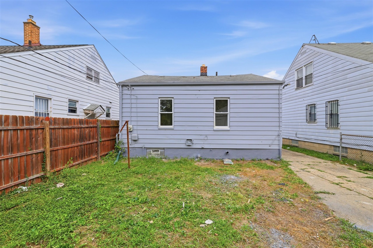 6803 Grandville Avenue Property Photo 11