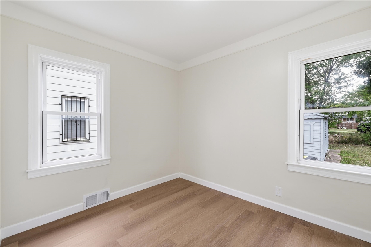 6803 Grandville Avenue Property Photo 25