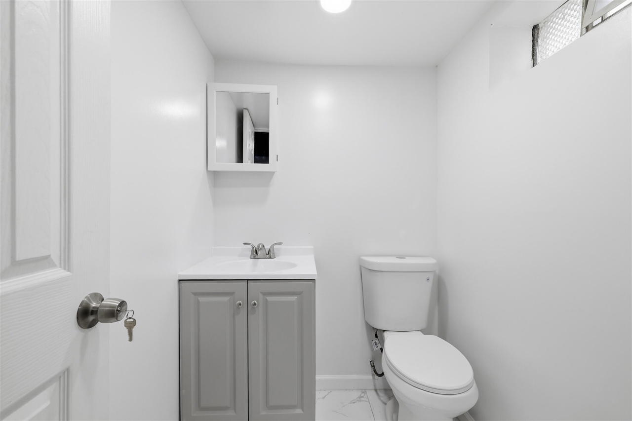 6803 Grandville Avenue Property Photo 35