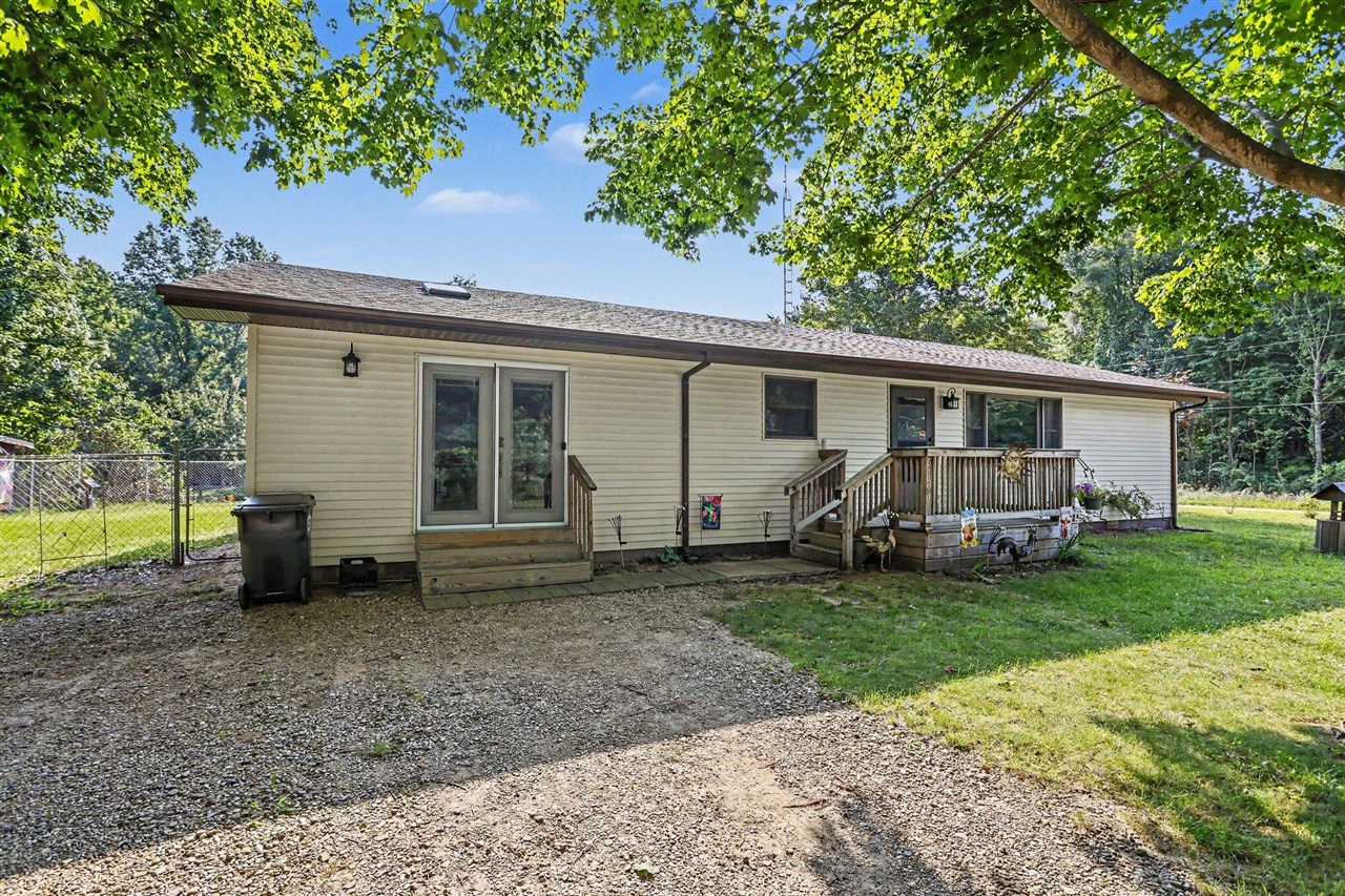 5193 Oak Property Photo 1