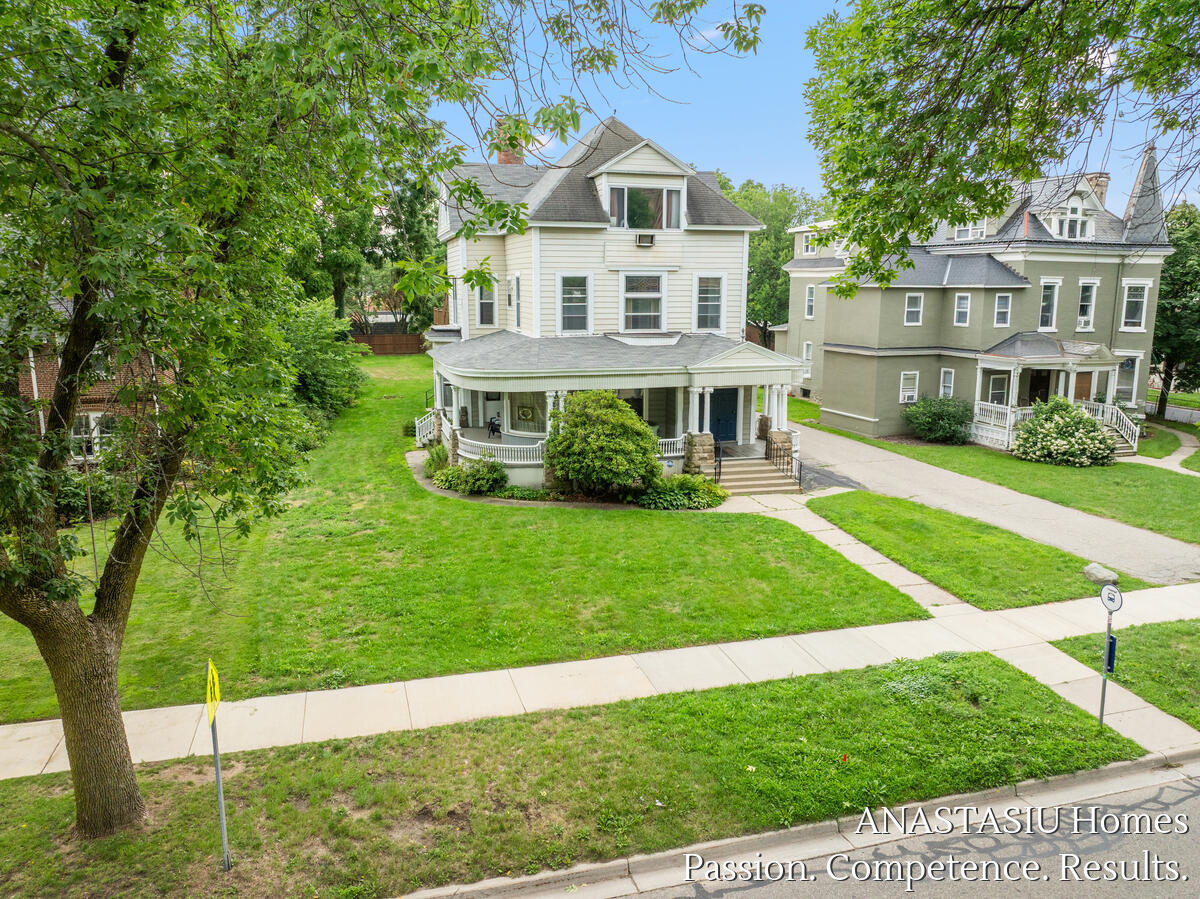 450 Fountain Street Property Photo 1