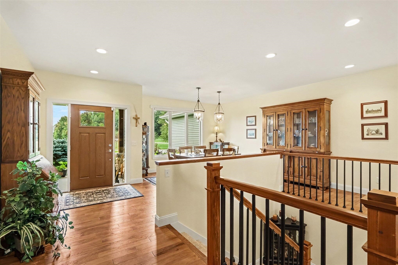 2421 Hickory Ridge Property Photo 7