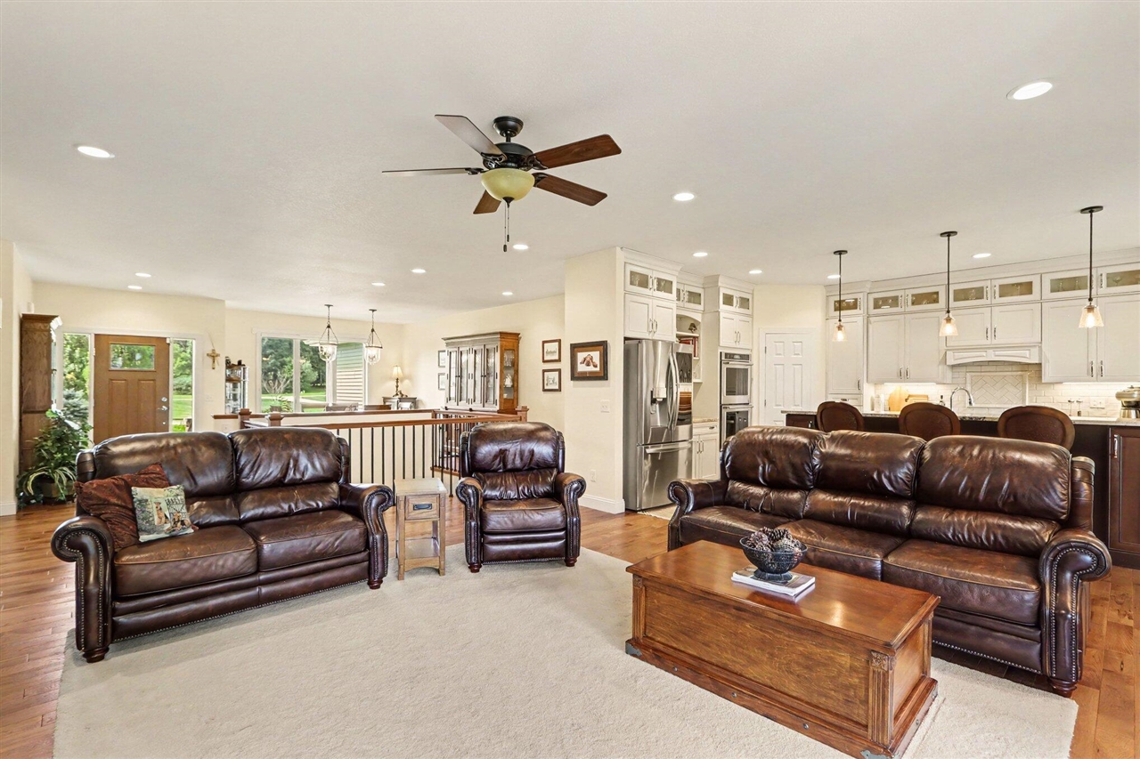2421 Hickory Ridge Property Photo 10