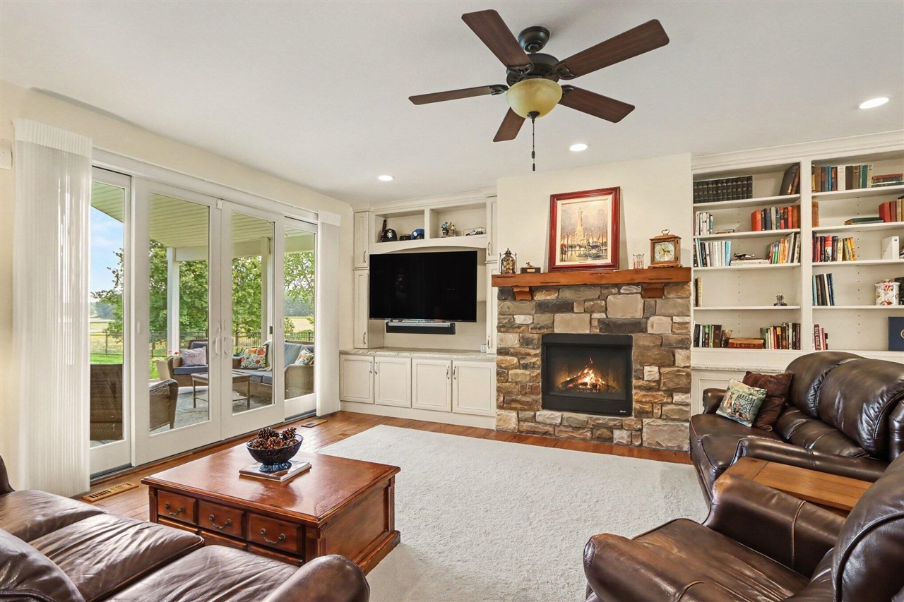 2421 Hickory Ridge Property Photo 13