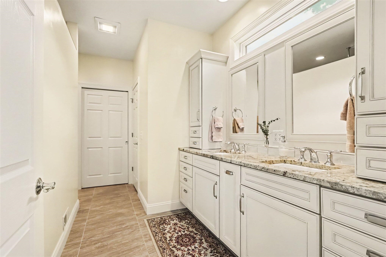 2421 Hickory Ridge Property Photo 24