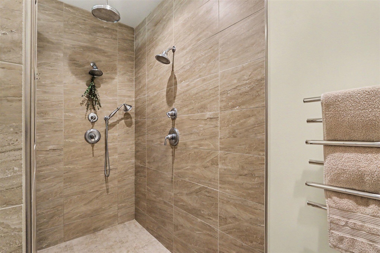 2421 Hickory Ridge Property Photo 25