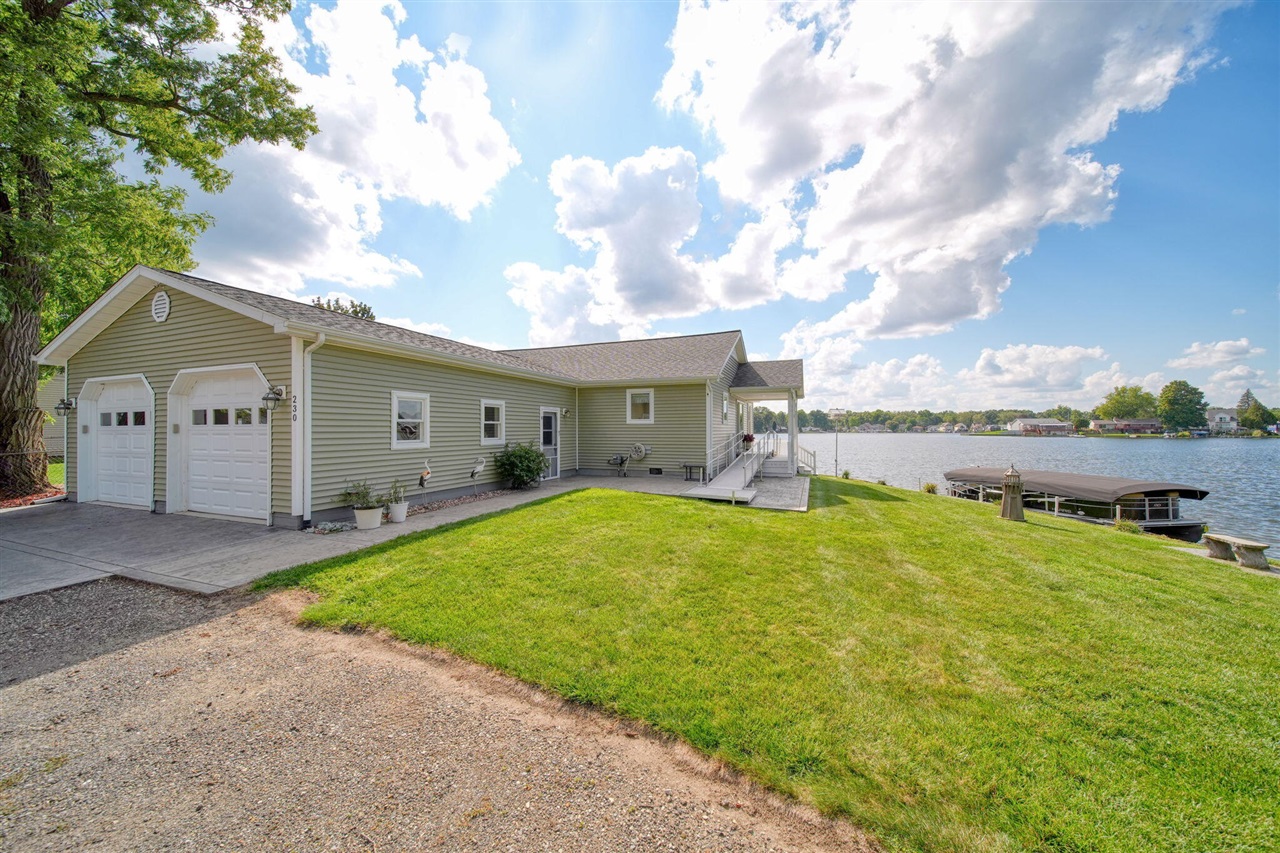 230 Cooks Landing Property Photo 1