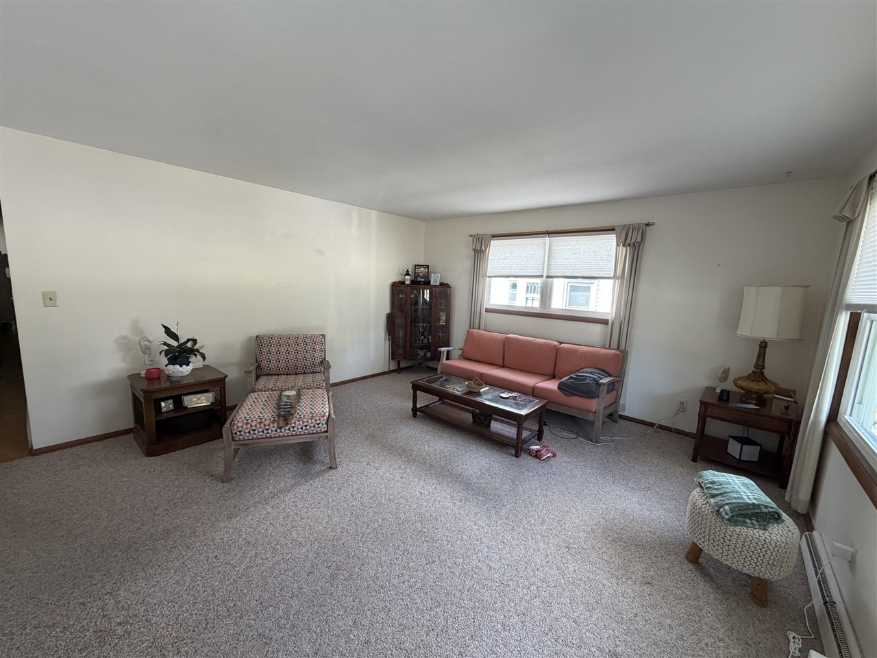 516 E Savidge Street Property Photo 11