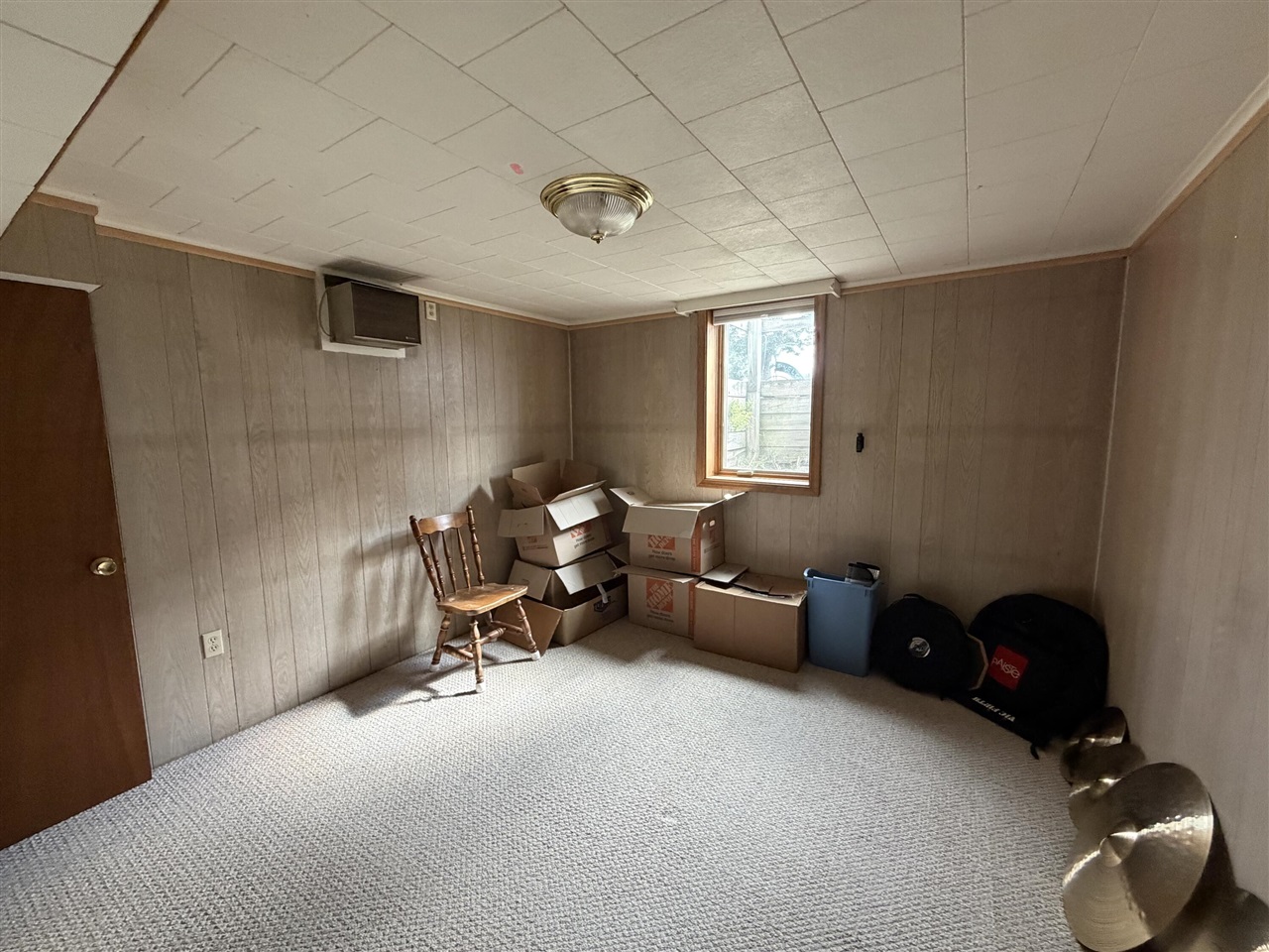 516 E Savidge Street Property Photo 15