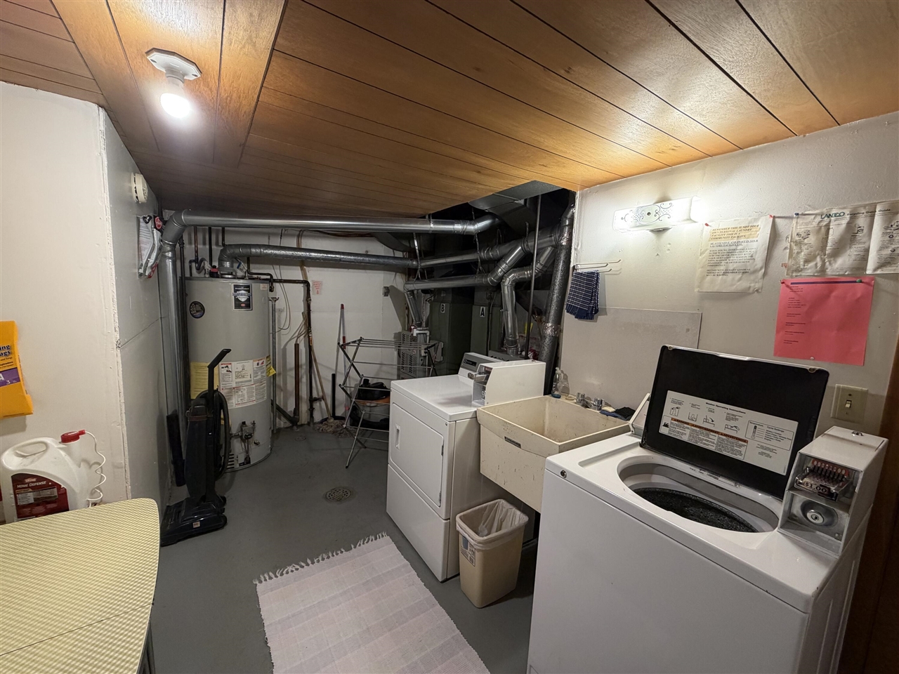 516 E Savidge Street Property Photo 16