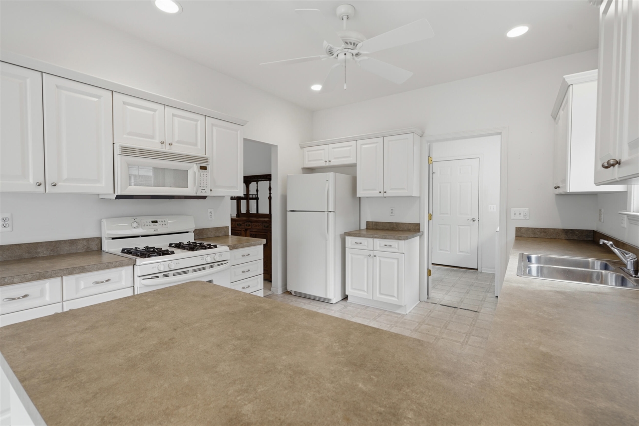 52689 Wildwood Drive Property Photo 3