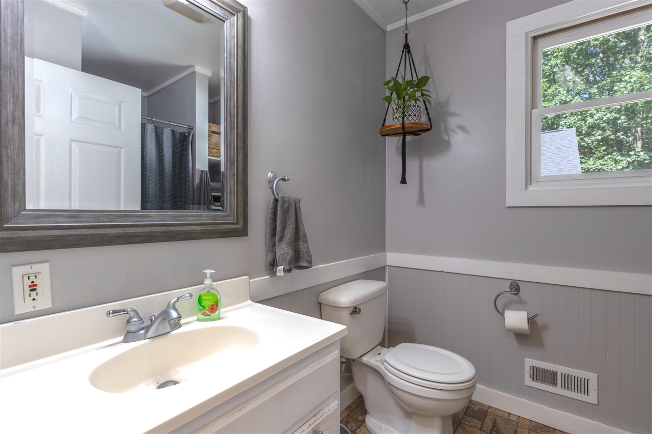 1375 E Osterhout Avenue Property Photo 14