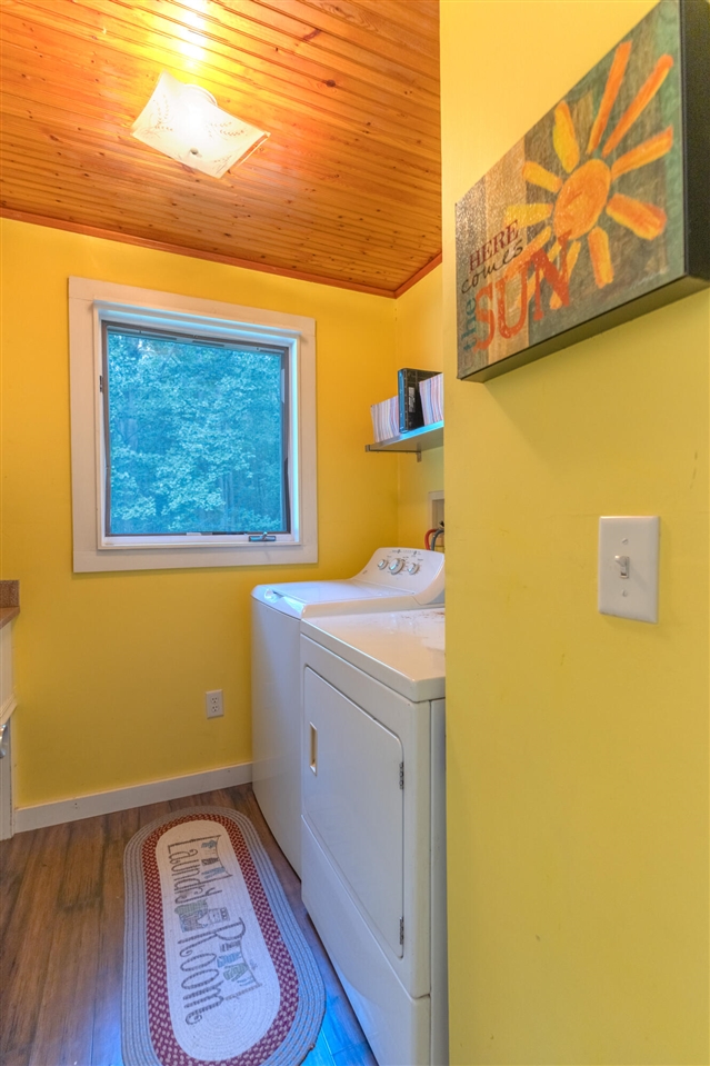 1375 E Osterhout Avenue Property Photo 15