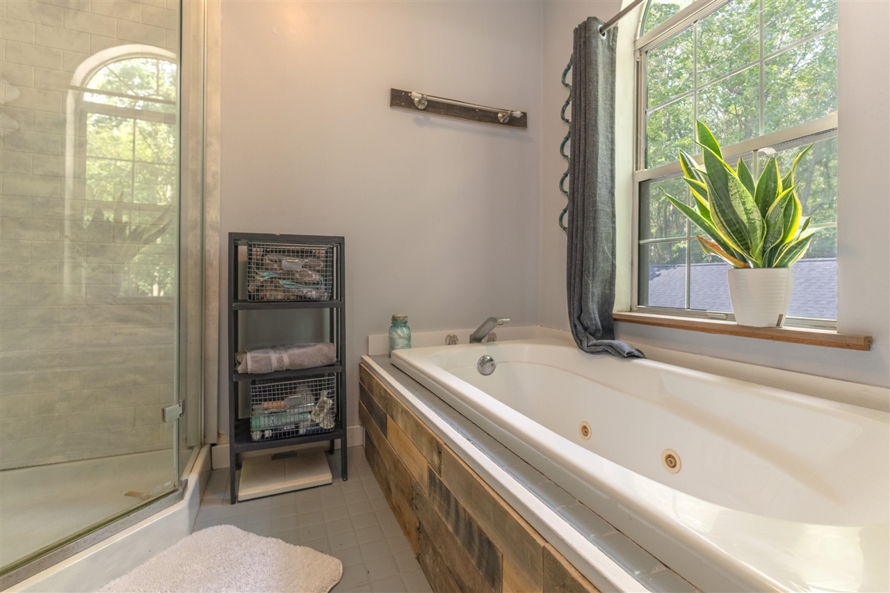 1375 E Osterhout Avenue Property Photo 28