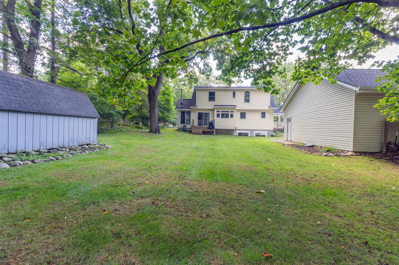 1375 E Osterhout Avenue Property Photo 32